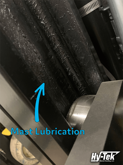 Mast Lubrication for Forklift Maintenance